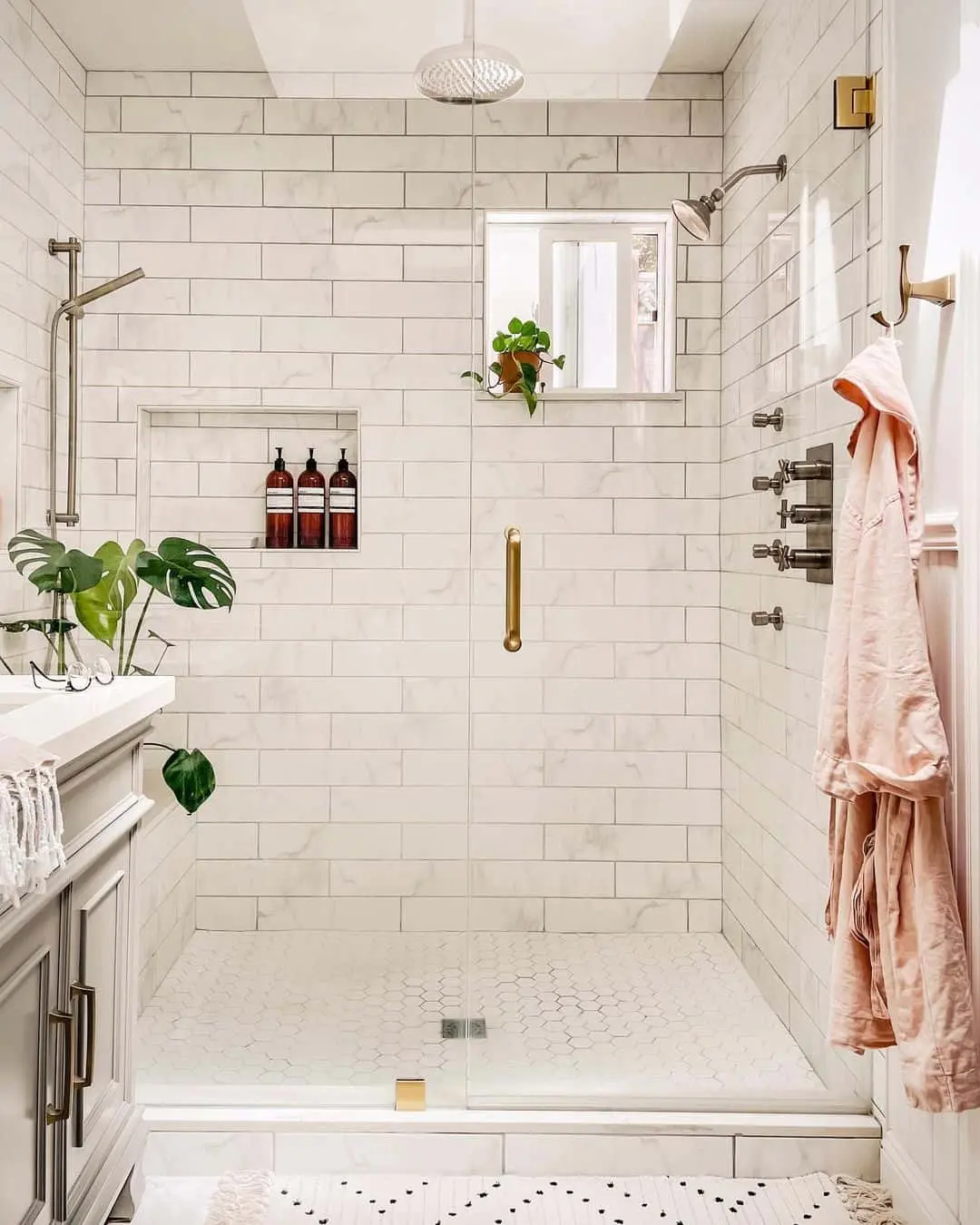 White Marble-Look Subway Tile Walls Frame Hexagon Floor