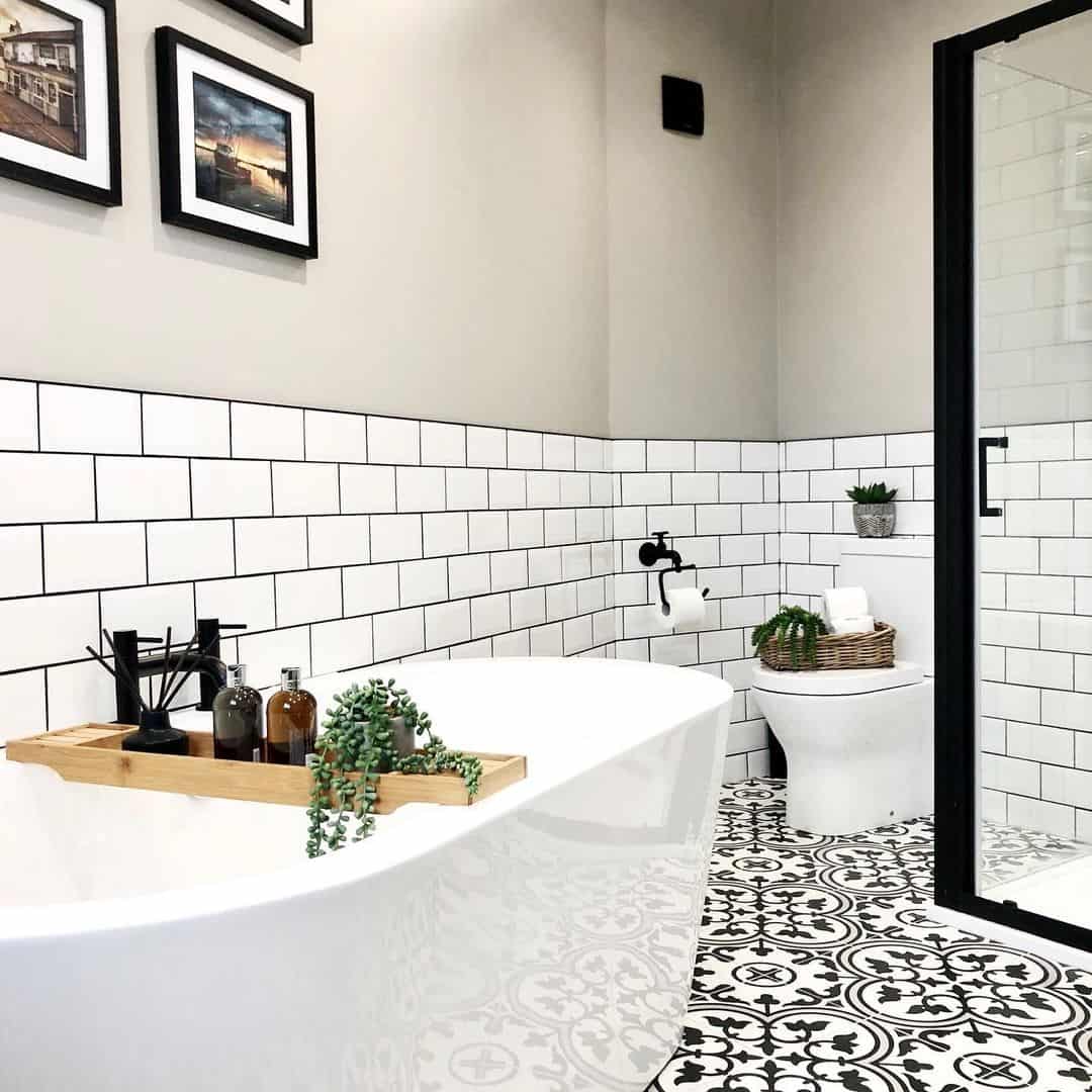 Black and White Patterned Floor Tiles Add a Bold Statement