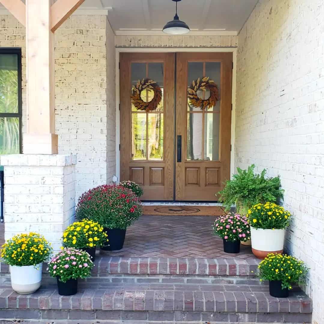 Frame Twin Doors with Wreaths