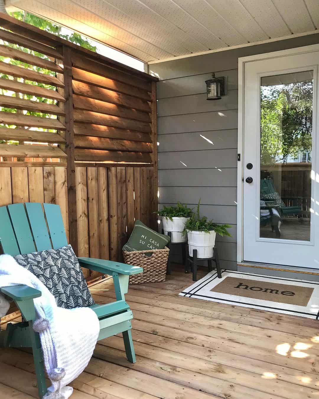 Tiered Planters Add Vertical Interest to Small Entryways