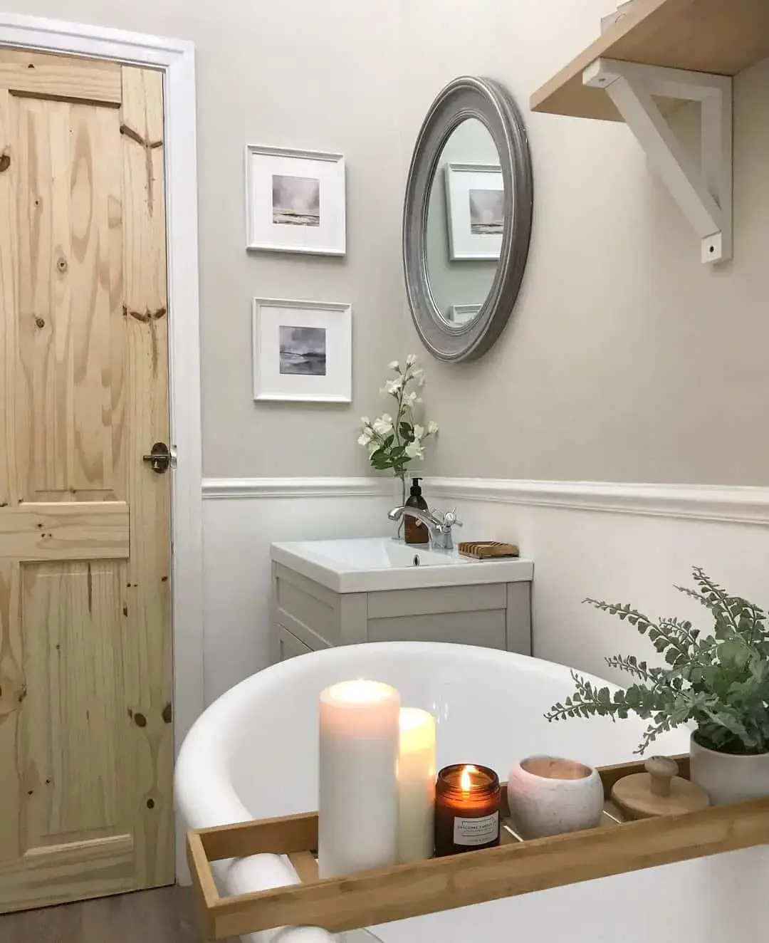 Wooden Tray Creates a Spa-Like Ambiance on the Tub Edge