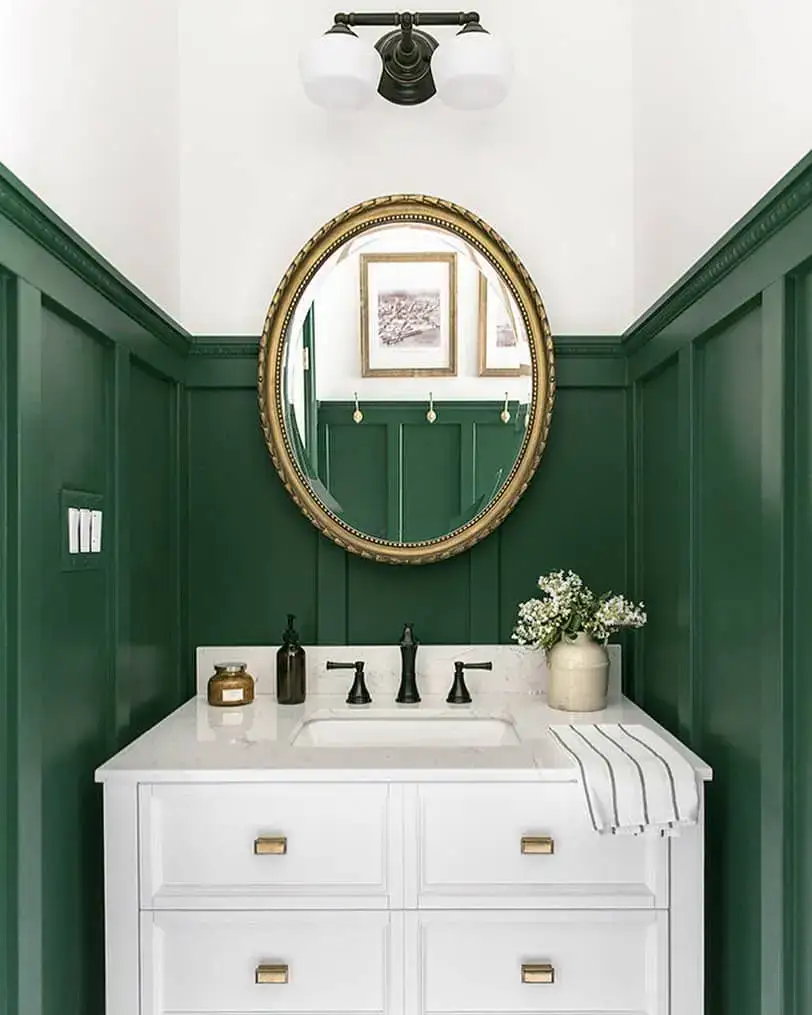 Small Gold Pulls Add Warmth to a Classic White Vanity