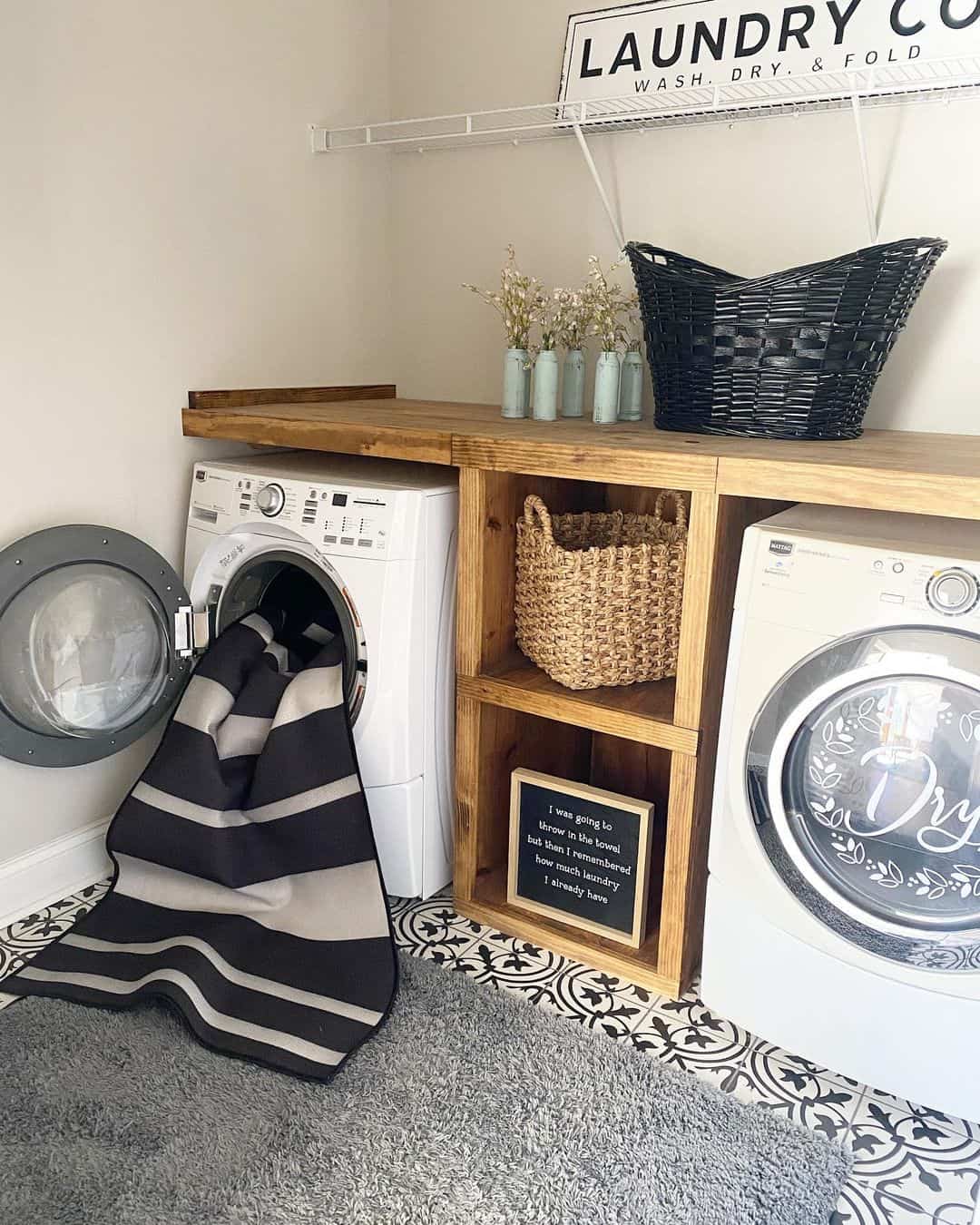 Black Framed Sign Adds Personality to Open Laundry Shelving