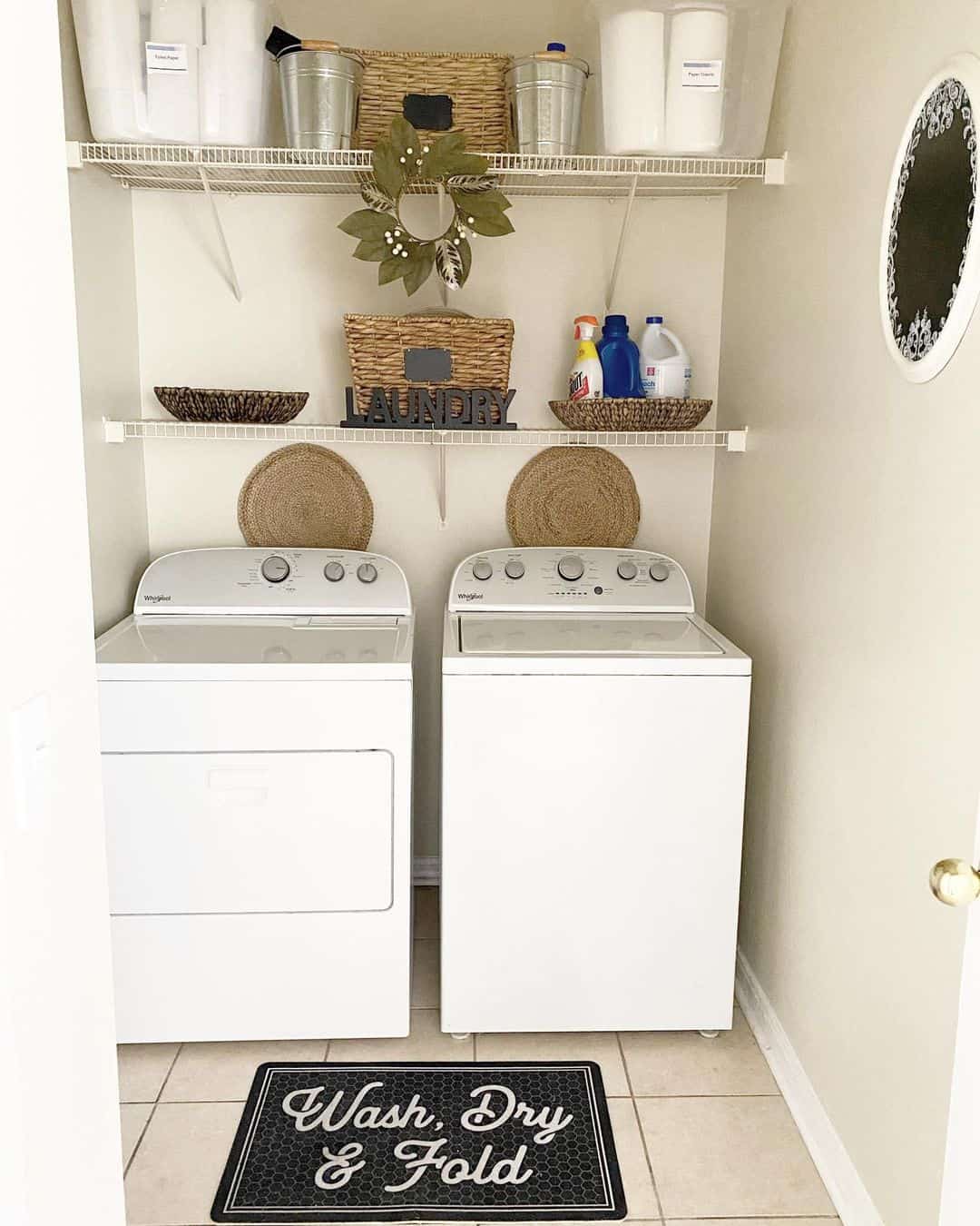 Woven Laundry Sign Adds a Rustic Touch to Shelving