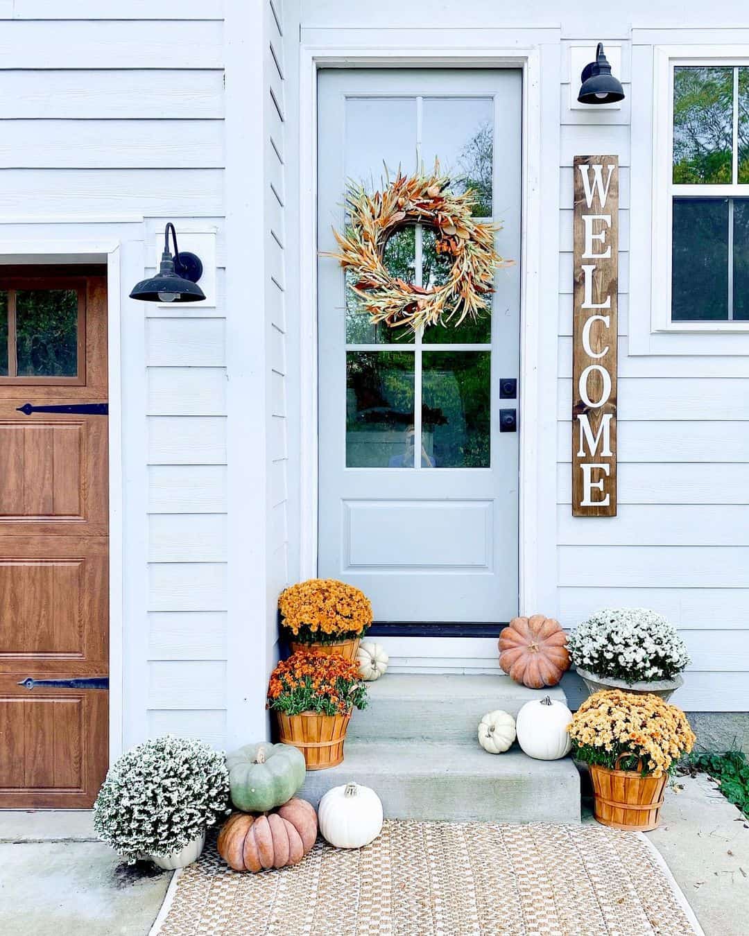 Layer Mums and Pumpkins for a Festive Fall Entry