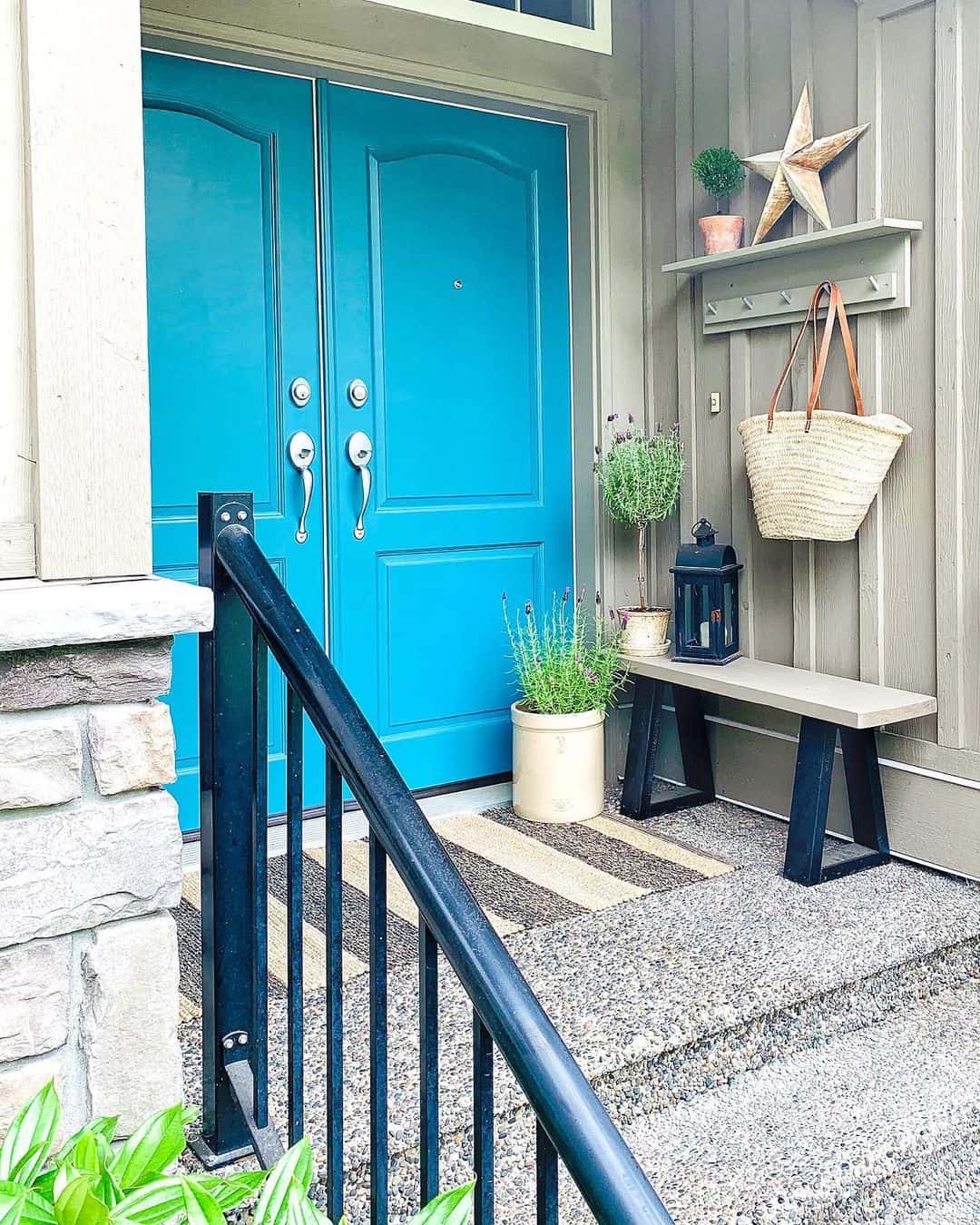 Turquoise Double Doors with Natural Wood Siding and a Woven Tote