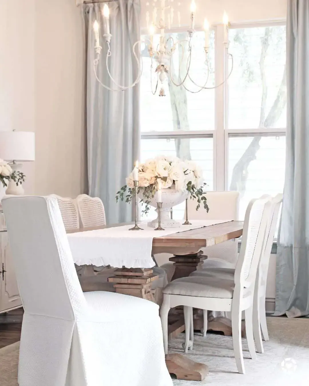 Frame a Floral Centerpiece with a Ruffled Runner