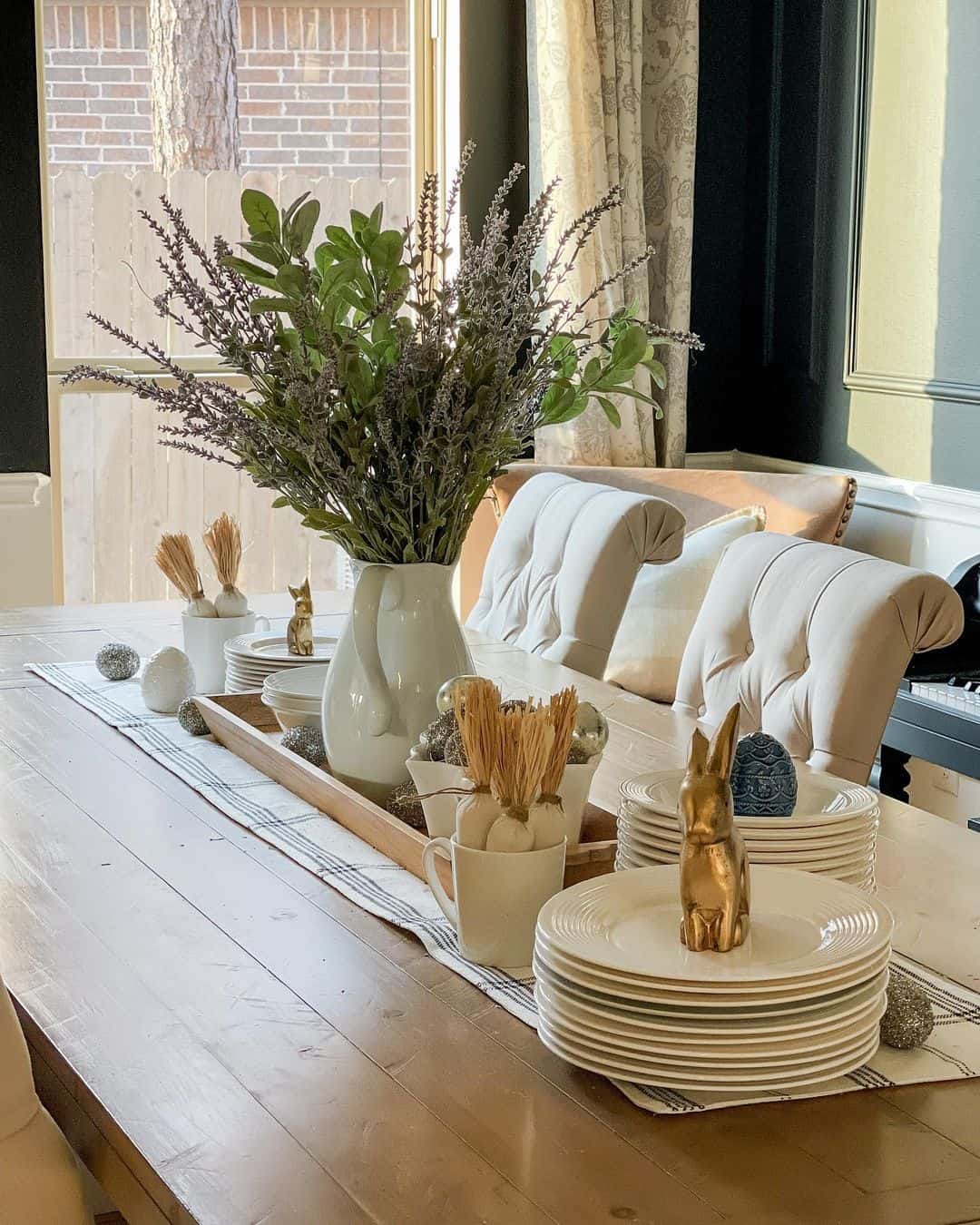 Golden Bunny Adds a Whimsical Touch to Stacked Plates