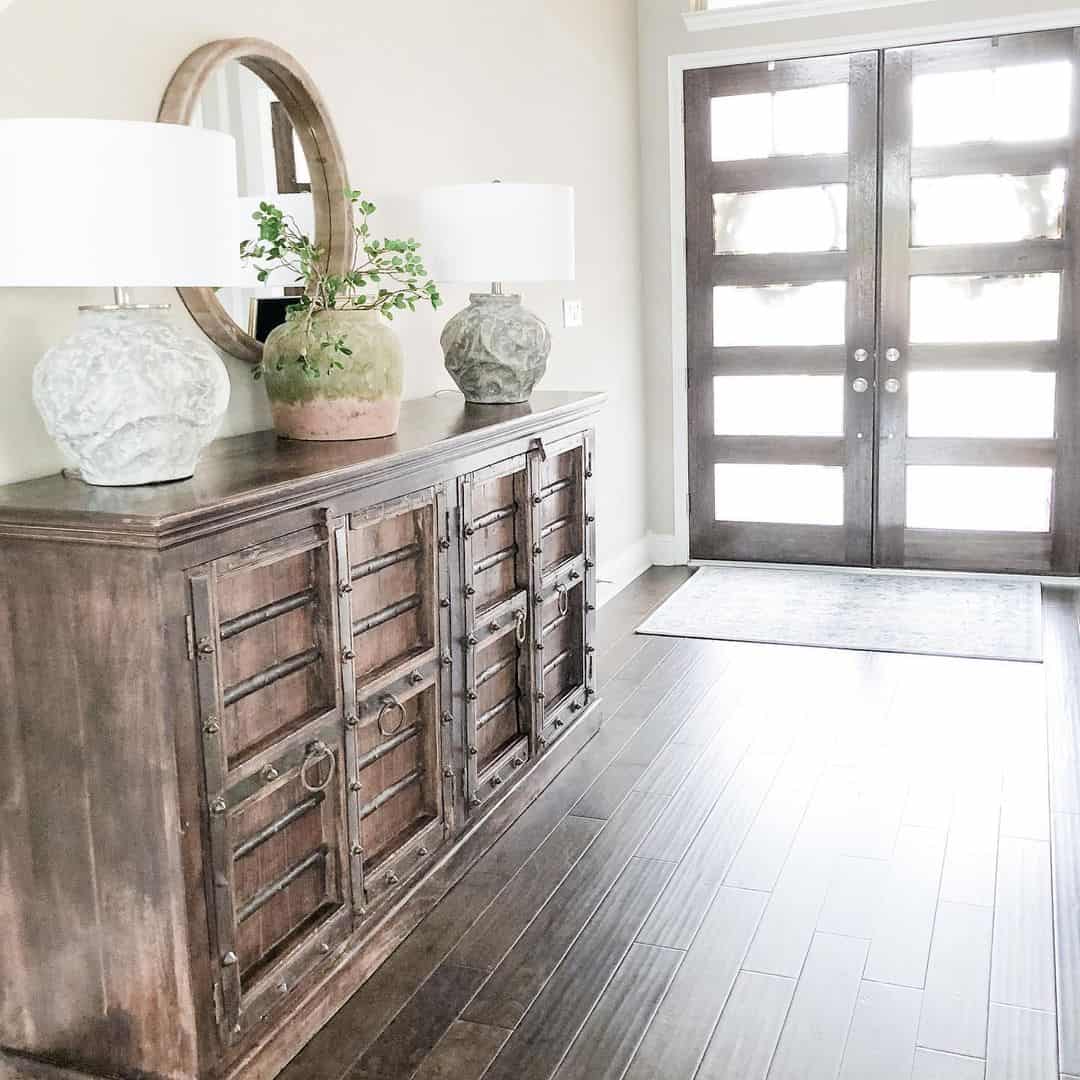 Textured Lamps Add Sculptural Interest to Entryway Console
