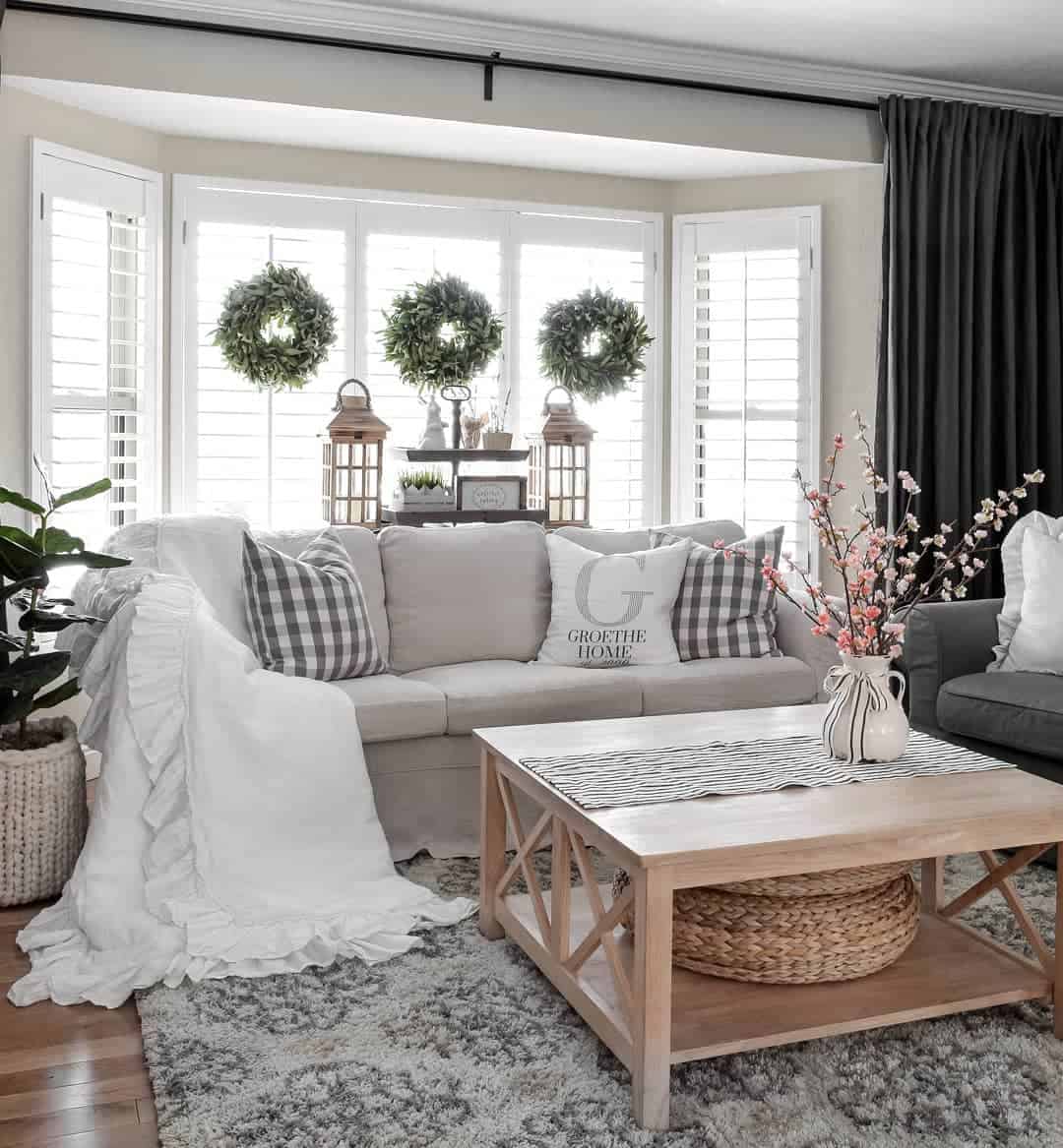 Farmhouse Wreaths Add Seasonal Charm to Shutters