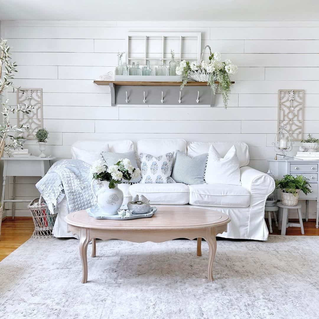 Soft Oval Table with Scalloped Edges