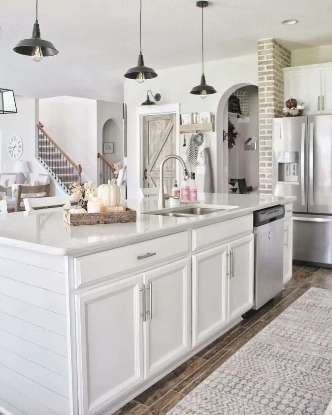 Rustic Barn-Style Pendants for Focused Light