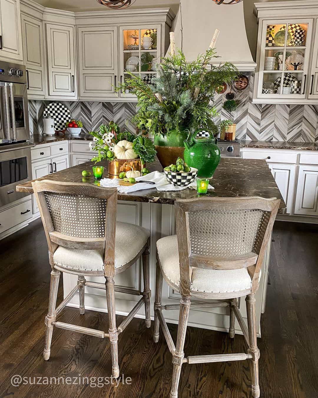 Emerald Green Teapot with Lush Greenery