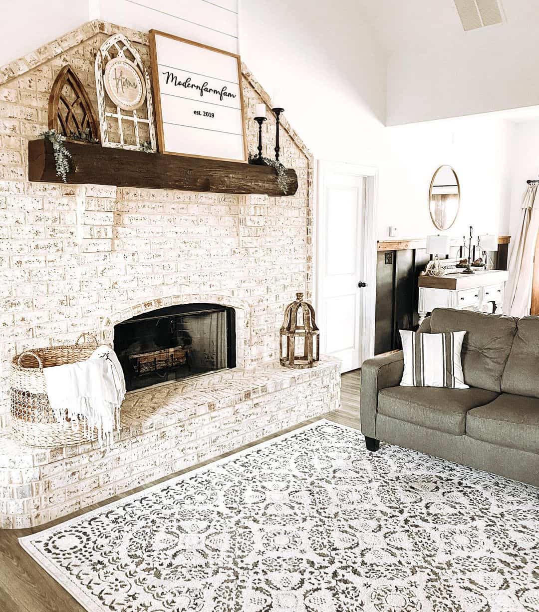 Arched Windowpane Decor Adds Rustic Charm