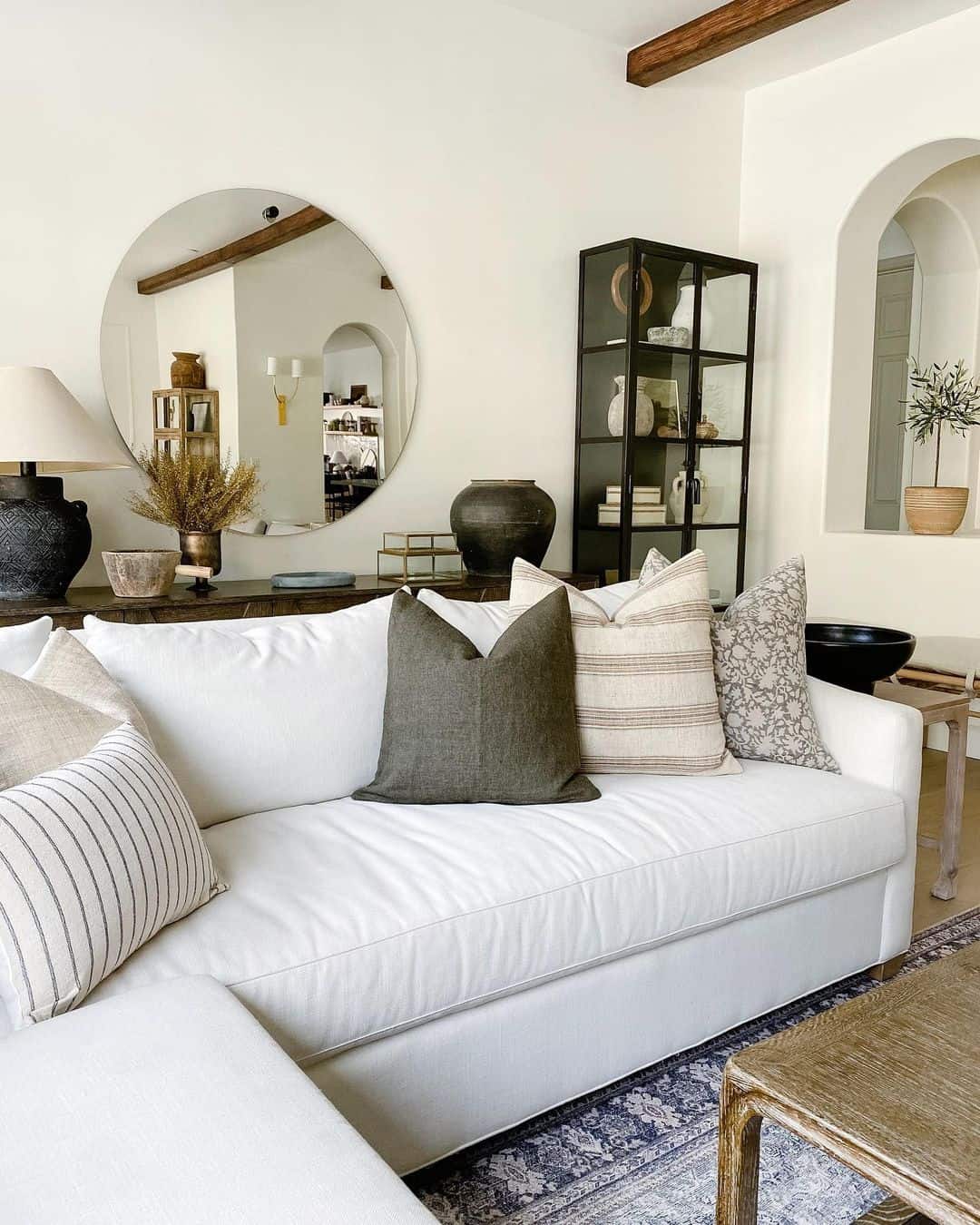 Oversized Round Mirror Expands Your Space