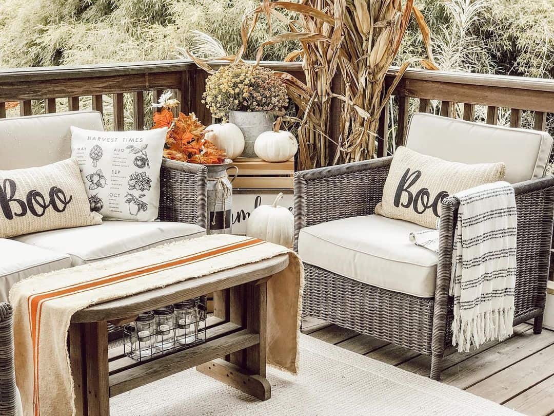 Pillow With 'Boo' Adds Playful Seasonal Accent