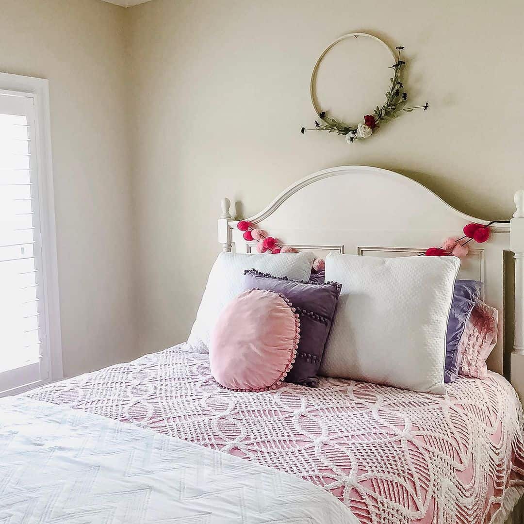 Pom-pom garland adds playful accents