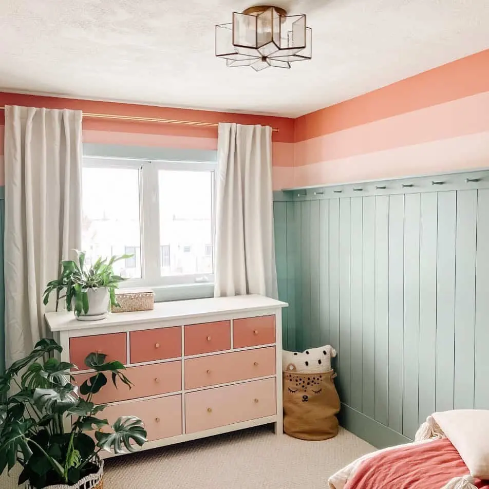 Ombre dresser adds a gradient of pink