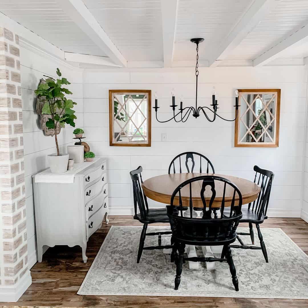 Frame Your Round Dining Area With Diamond Lattice Mirrors