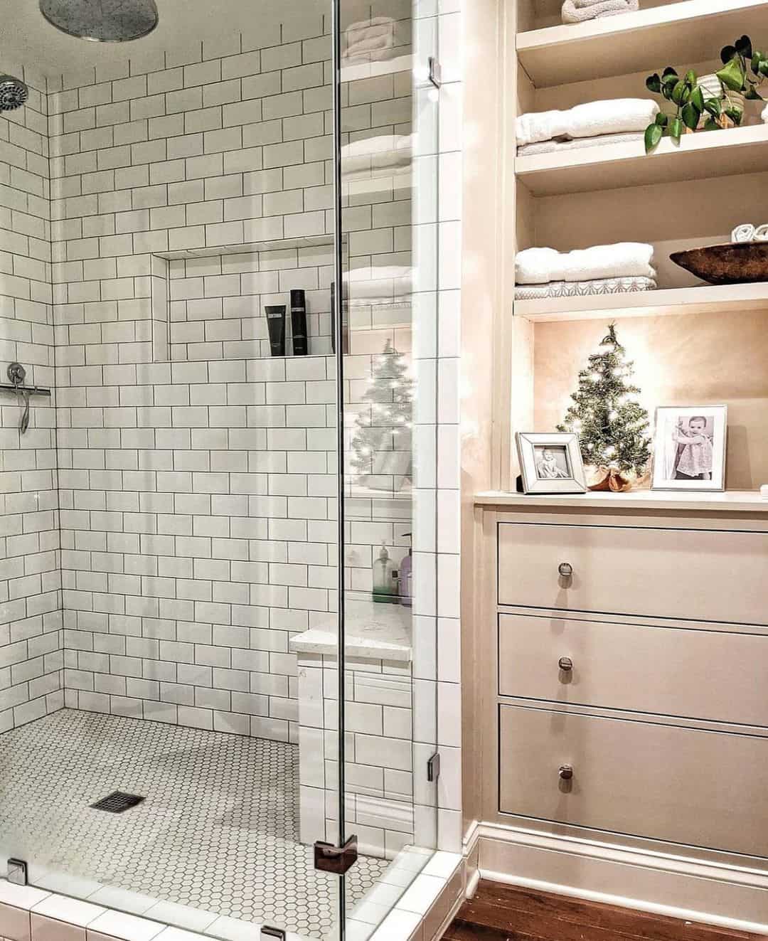 Clean Niche with Hexagon Floor Contrast