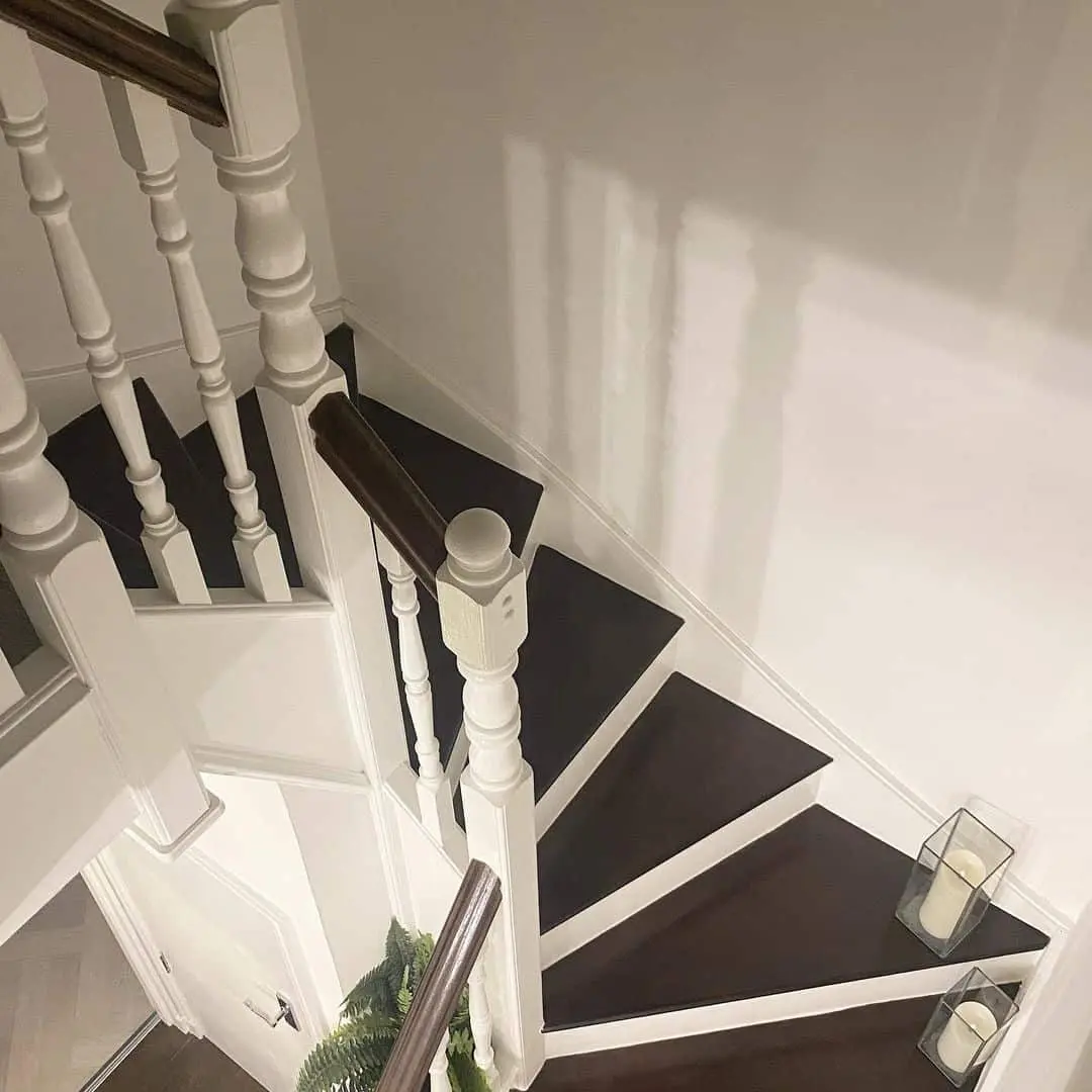 Contrast Dark Treads with White Risers for a Classic Look