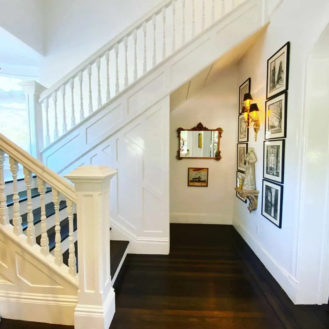 Gallery Wall Adds Personality to Stairwell Hall