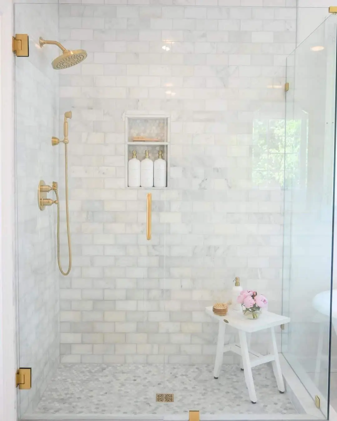 Marble Subway Tile Walls Create a Classic Shower Backdrop