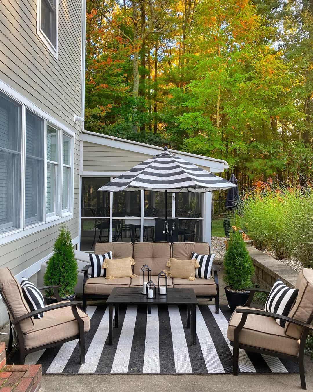 Bold Stripe Outdoor Rug Defines Patio Seating Area