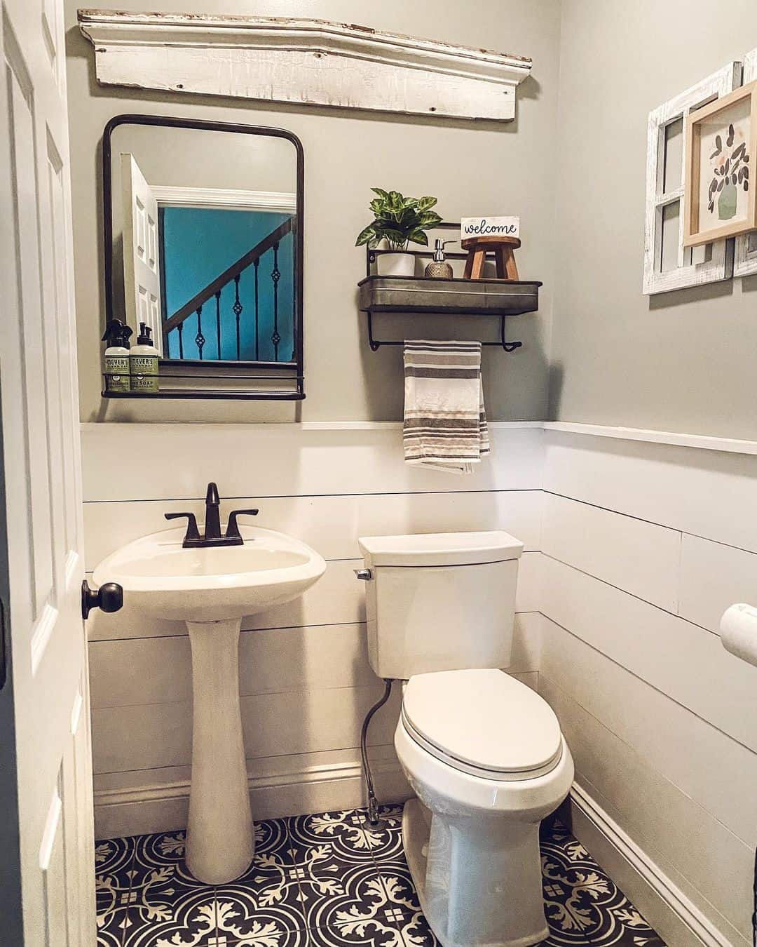 Metal Tray Shelf Adds a Hanging Towel Bar Below