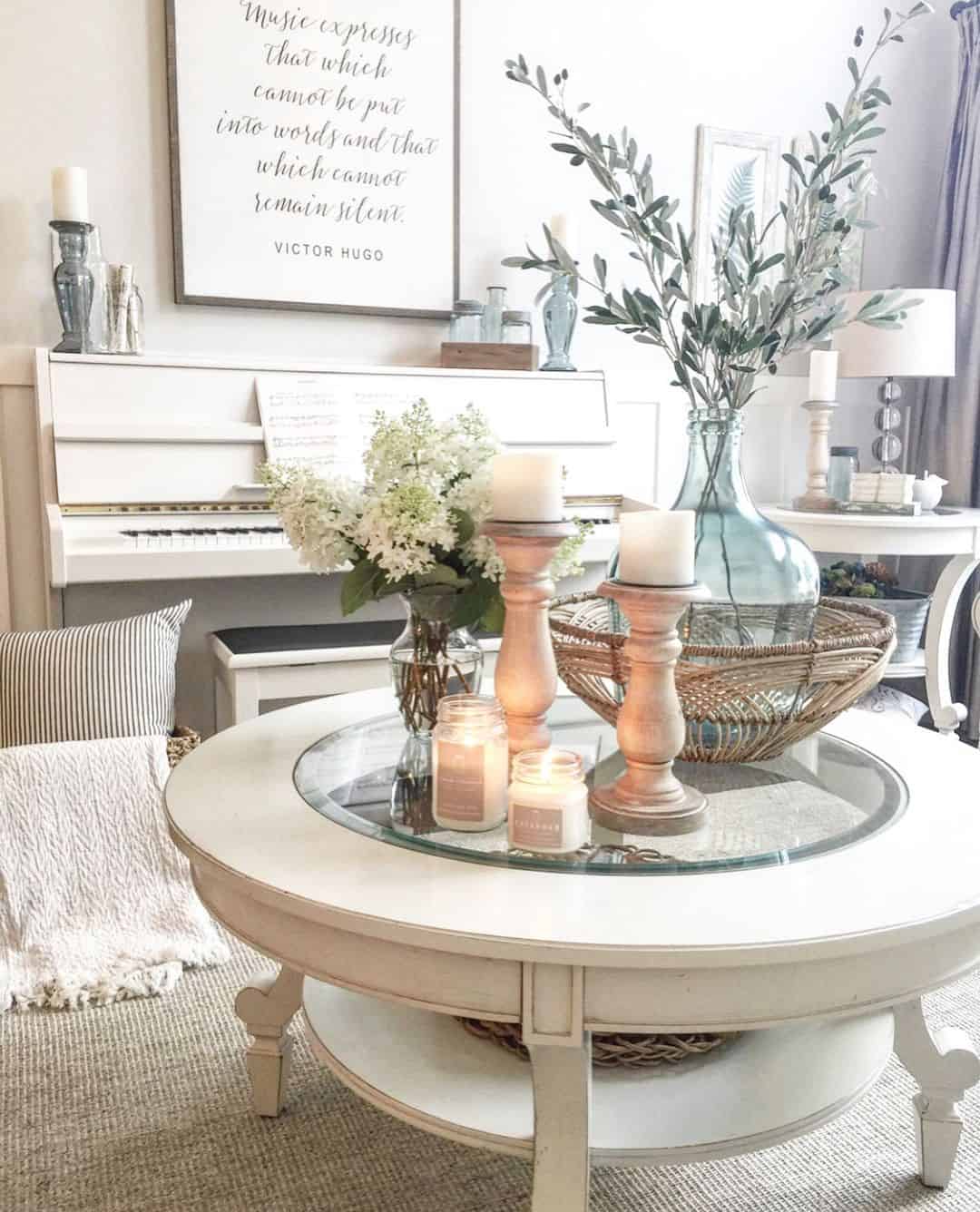 Layer candle holders for depth