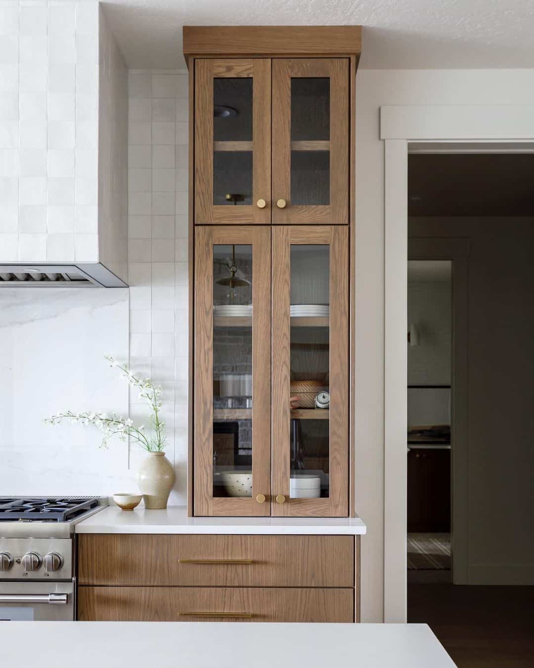 Frame Dishes and Baskets with Natural Wood Cabinets