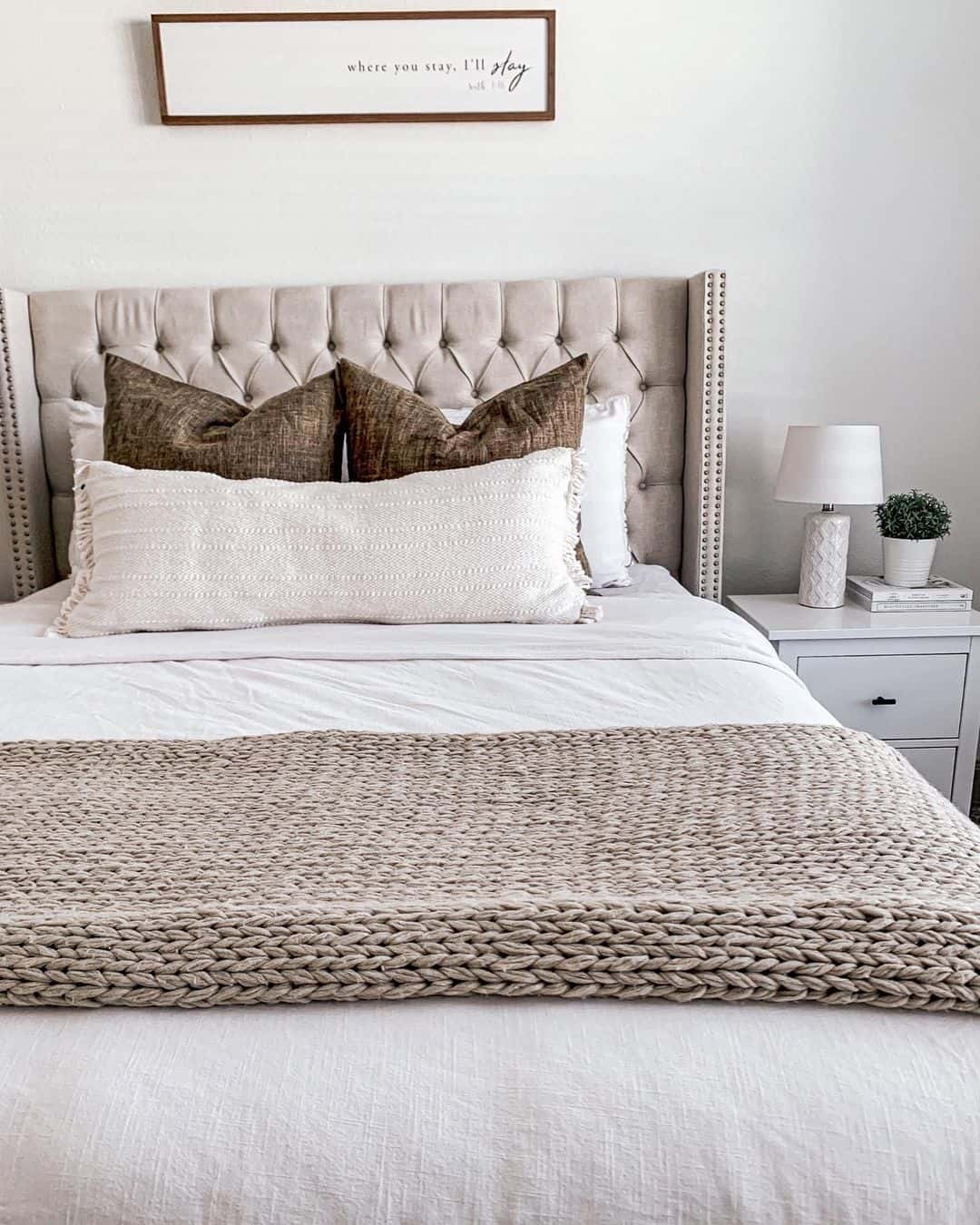 Thick Knit Throw Adds Cozy Texture to Gray Farmhouse Bed