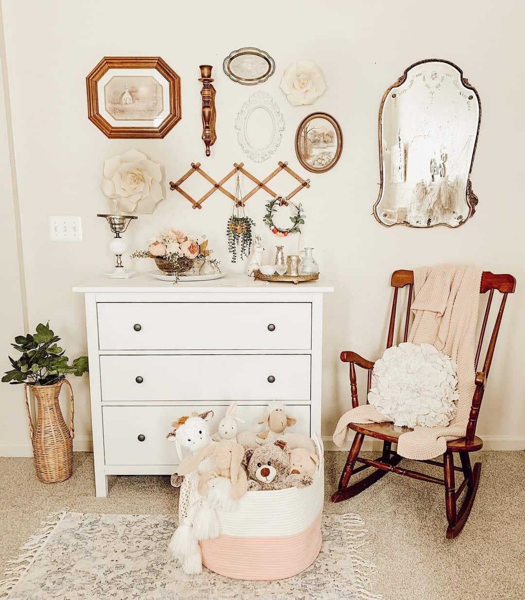 Wooden Accordion Rack for Hanging Wreaths and Greenery