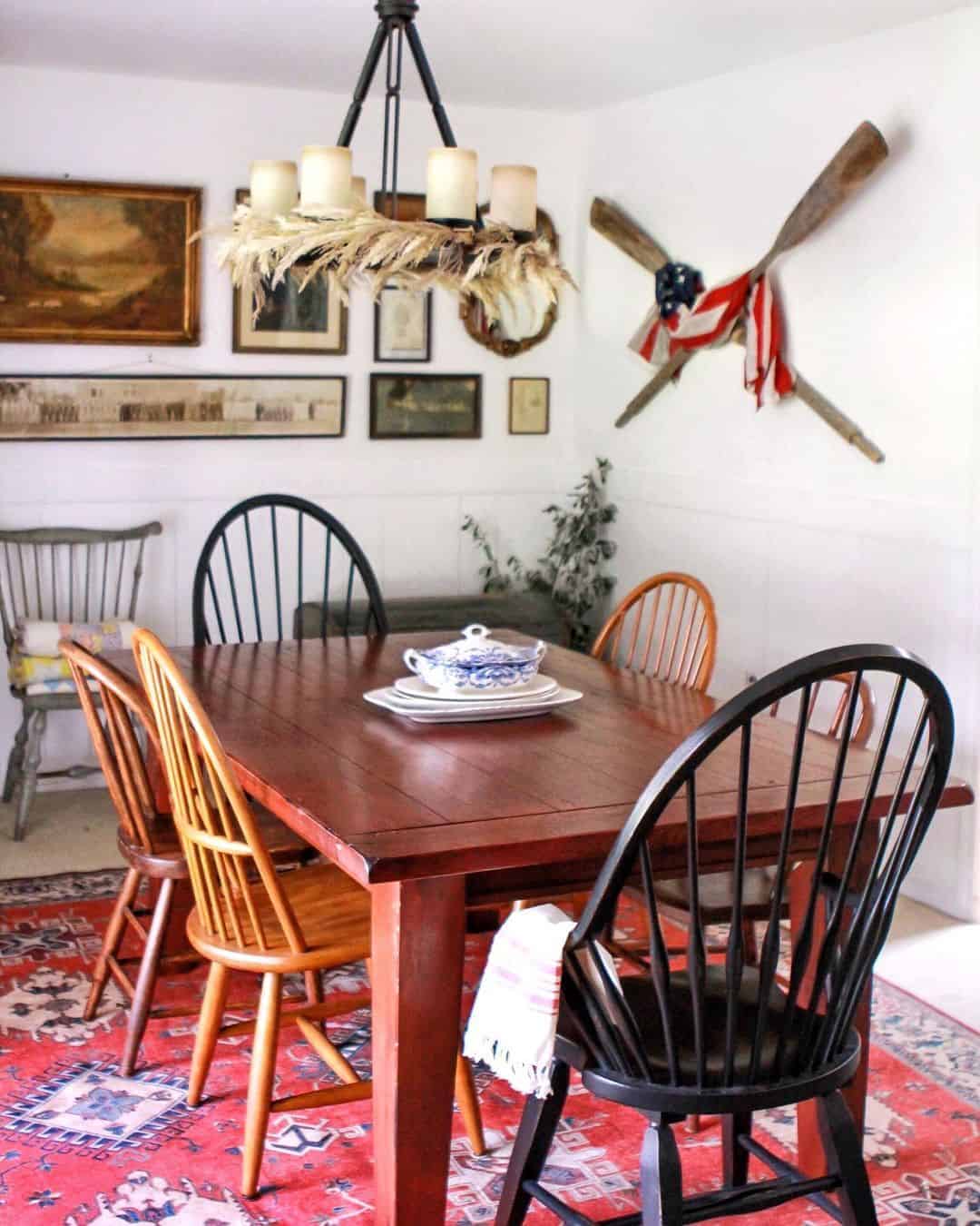 Crossed Oars and Flag Create Nautical Wall Art