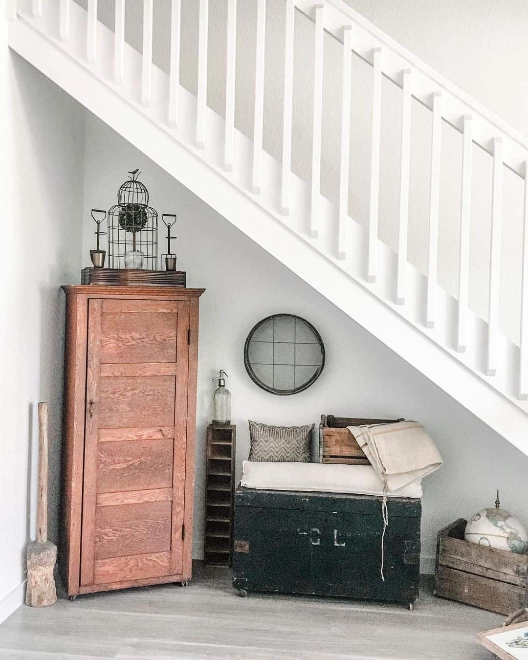 Vintage Trunk and Crates Offer Cozy Seating and Storage