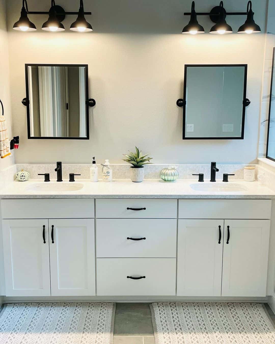 Black Vanity Pulls Add a Subtle Graphic Element